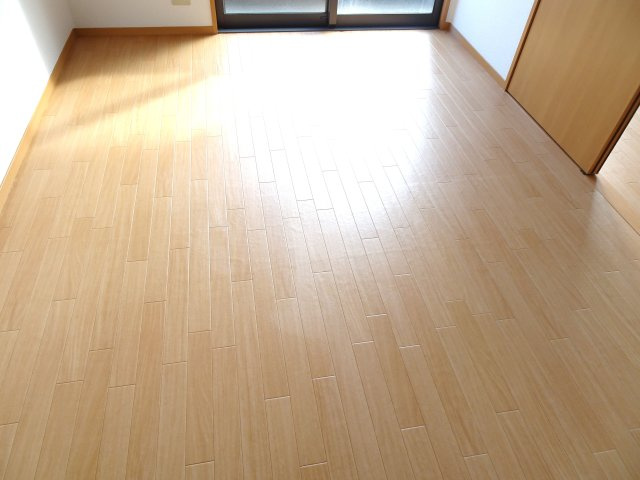 メルベーユ芝原Aの洋室