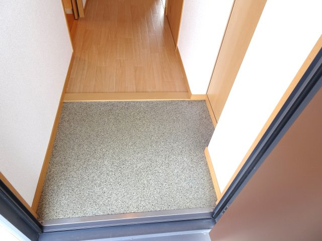 メルベーユ芝原Aの玄関