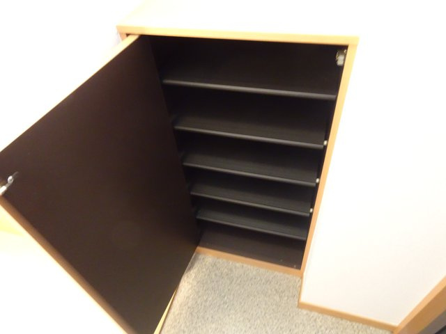 メルベーユ芝原Aの玄関