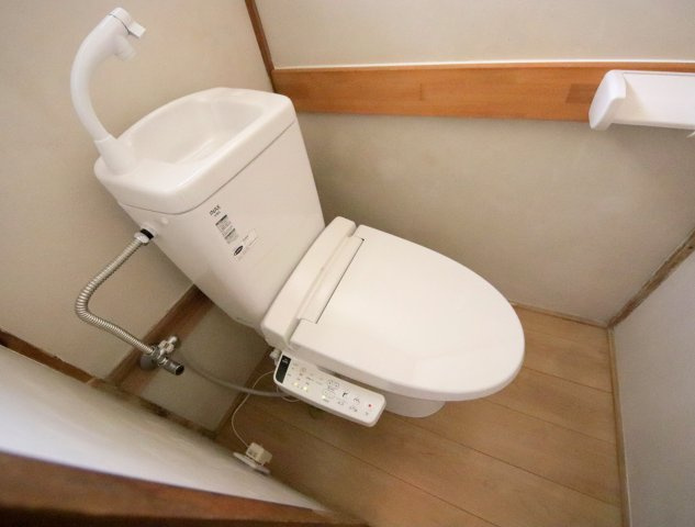 生駒市俵口町のテラスのトイレ