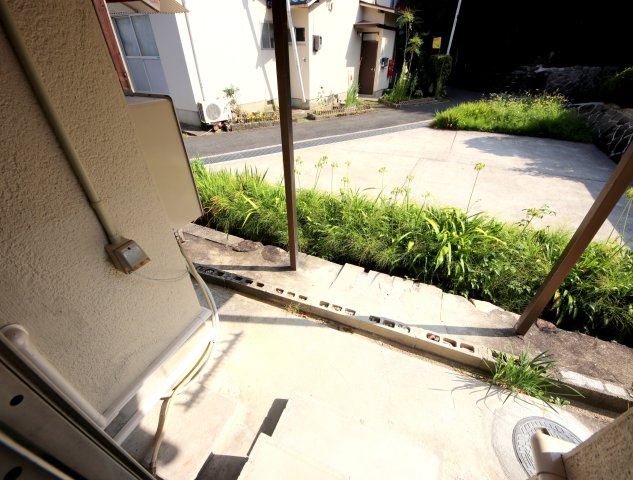 生駒市俵口町のテラスの庭