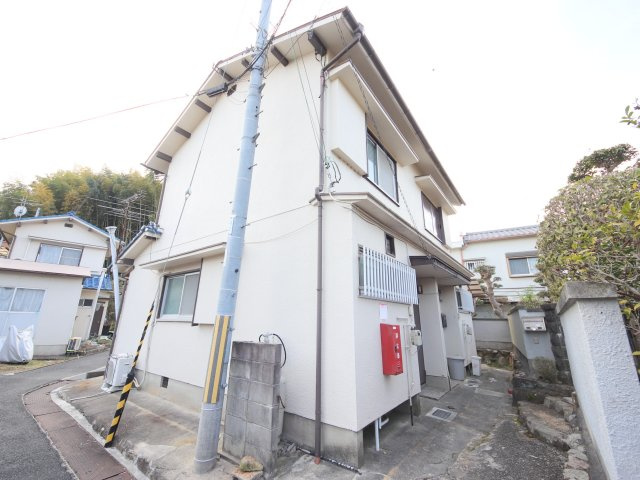 生駒市俵口町のテラスのエントランス