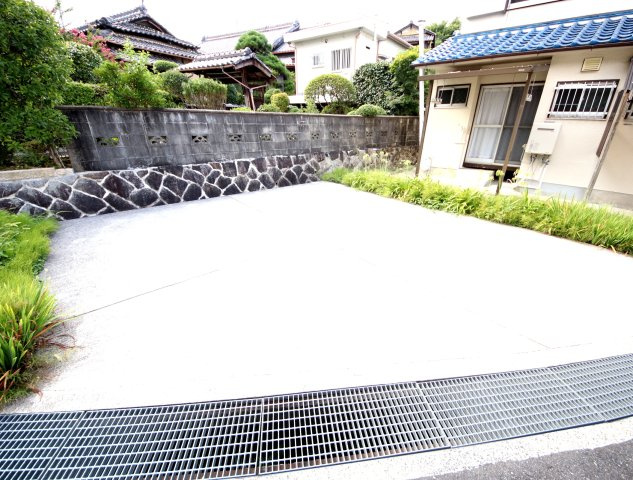 生駒市俵口町のテラスの庭