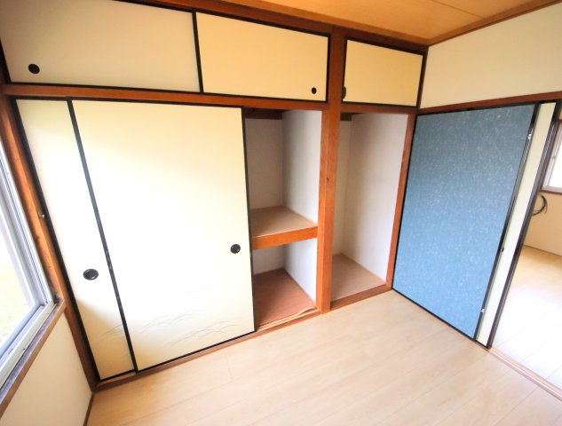 生駒市俵口町のテラスの収納