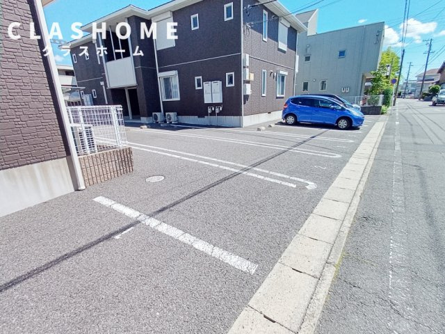 インサイド・トレリスC　　　刈谷市近郊の賃貸はクラスホームの駐車場