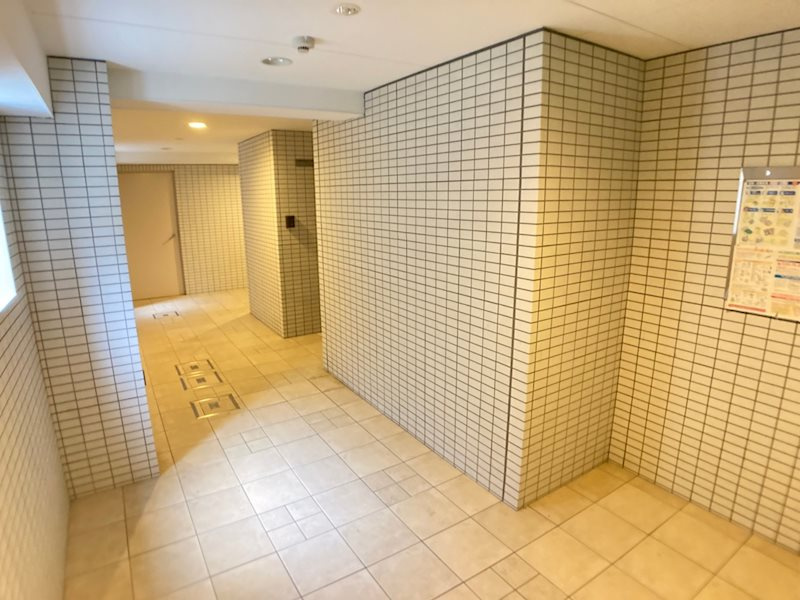 UresidenceUESHIOのエントランス|清潔なエントランスです