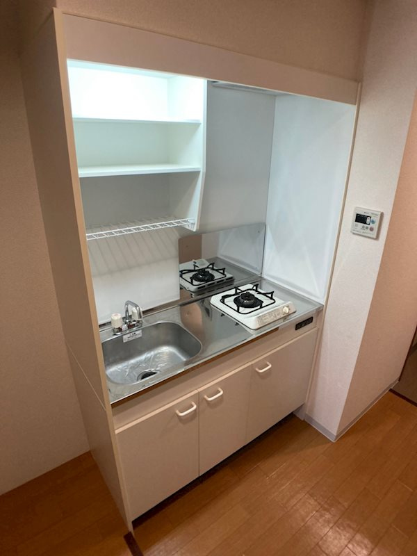 UresidenceUESHIOのキッチン|コンパクトなキッチンで掃除もラクラク