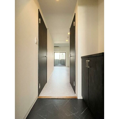 【玄関】 | S-FORT新大阪EAST　仲介手数料無料 | 収納もある玄関です