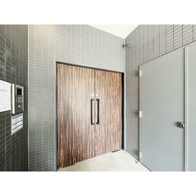 【エントランス】 | S-FORT新大阪EAST　仲介手数料無料 | 清潔なエントランスです