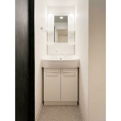 【洗面所】 | S-FORT新大阪EAST　仲介手数料無料 | 広い洗面スペース