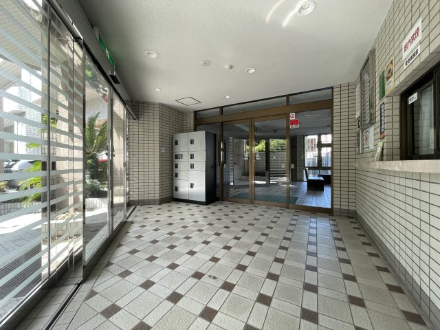 ライオンズマンション日吉町のエントランス