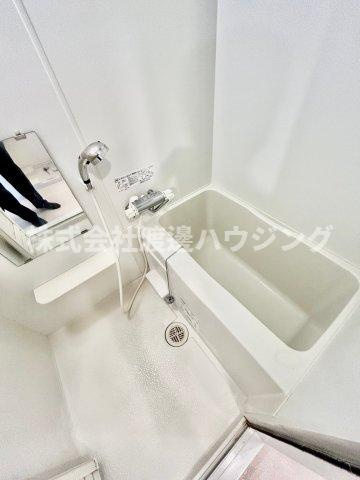 ライブガーデン江坂の浴室