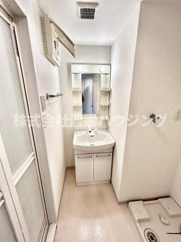 ライブガーデン江坂の洗面所