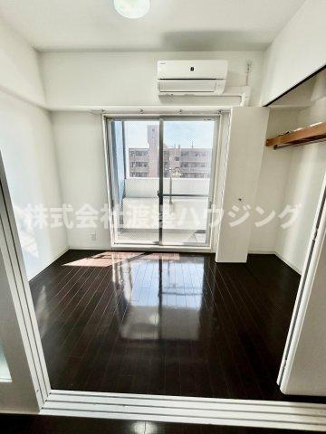 ライブガーデン江坂の寝室