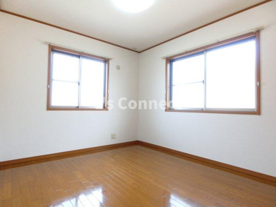 【その他】 | コーポ白鳥Ｃ棟 | 北側洋室には２面に窓があります。