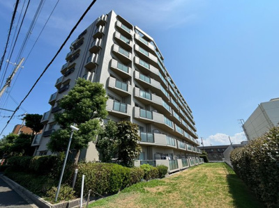 【外観】 | エクセラート松ノ浜 | LDKは約15帖！大切な家族が集まるからこそLDKにはこだわりたい！
日当たりのよい広いＬＤＫを、子供たちが元気に笑いながら走り回っている姿を見た時が「広い家にして良かった」と思う瞬間です♪