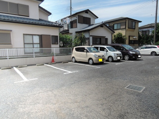 ★敷地内駐車場★（有料・要空き確認）