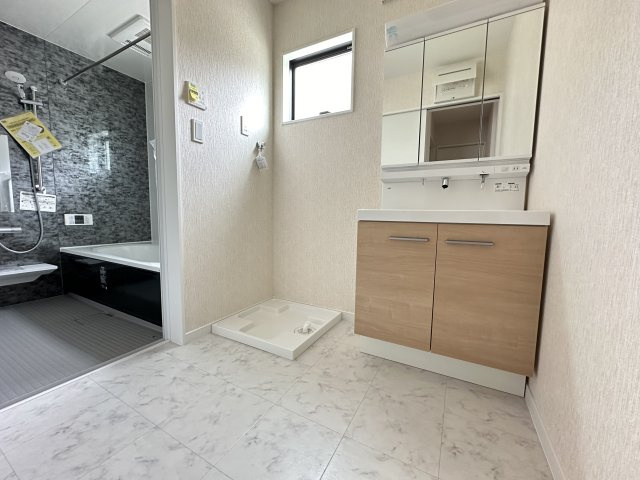 松田町惣領　平屋戸建の独立洗面台