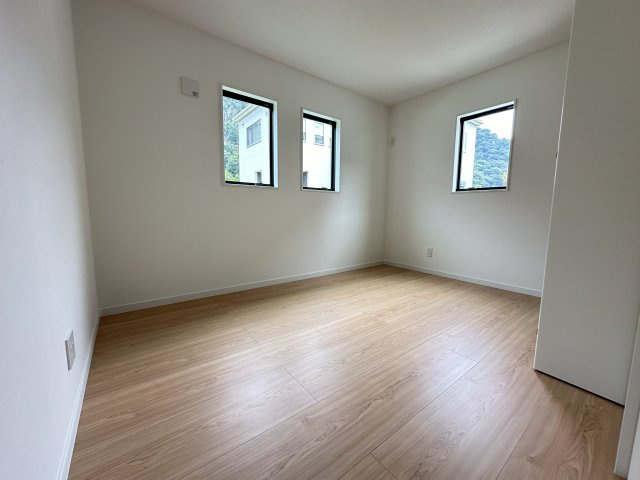 松田町惣領　平屋戸建の洋室