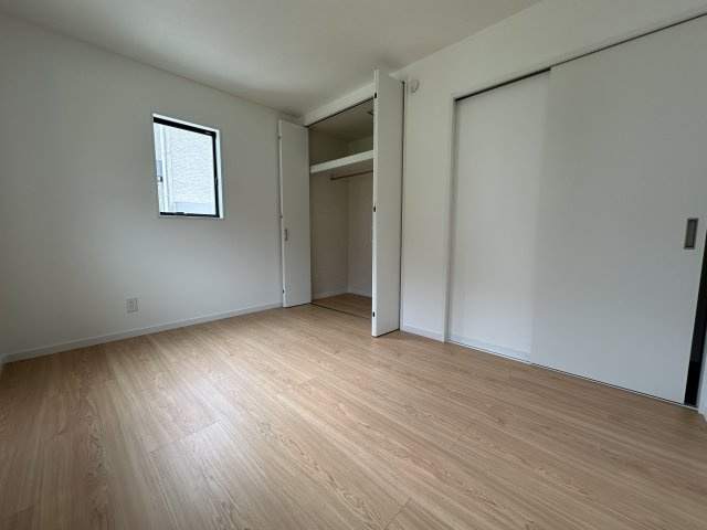 松田町惣領　平屋戸建の洋室