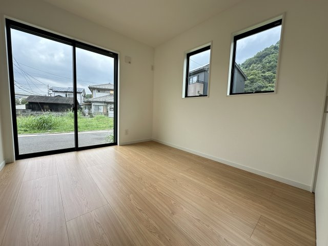 松田町惣領　平屋戸建の洋室