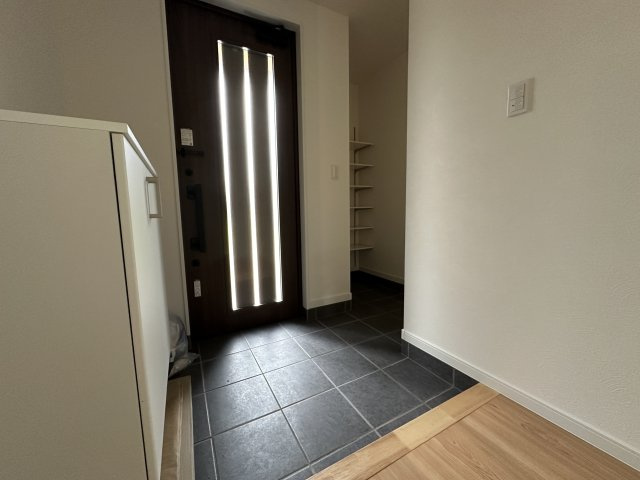 松田町惣領　平屋戸建の玄関