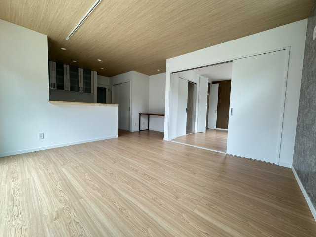 松田町惣領　平屋戸建の居間・リビング