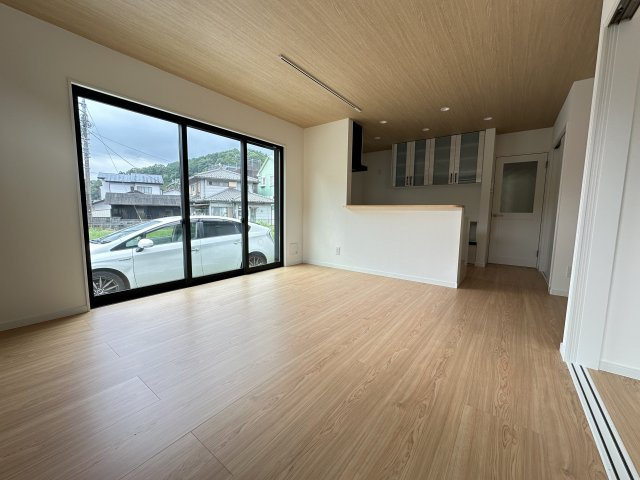 松田町惣領　平屋戸建の居間・リビング