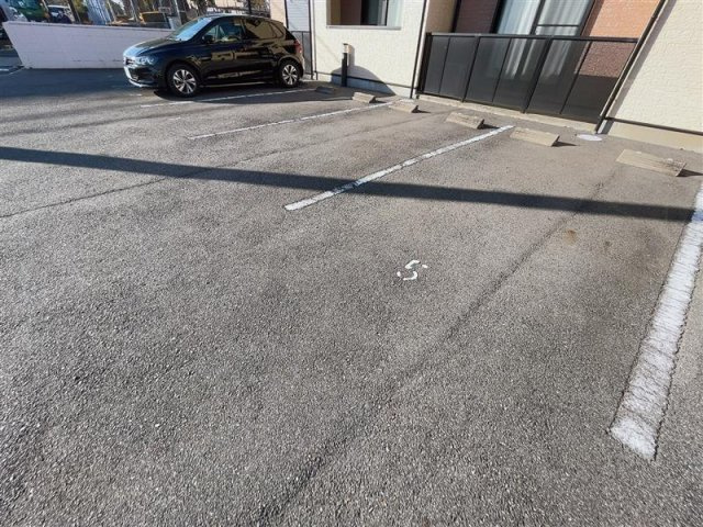 アンプルールリーブルBLOOMの駐車場