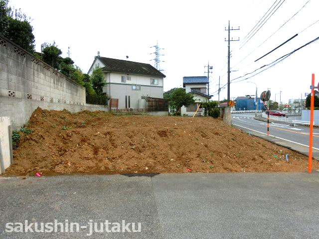 長作町　売地の外観|長作町　売地　建築条件なし　約76.9坪　住宅・事務所向き　西側９ｍ公道面　間口約19.2ｍ