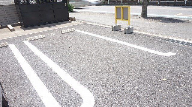 グラン　リュミエールの駐車場