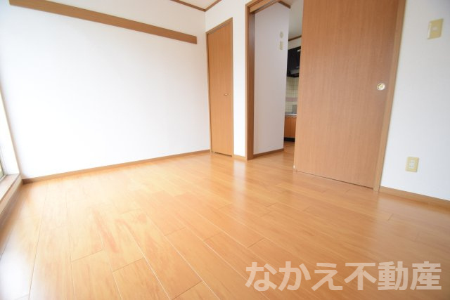【寝室】 | 広くて明るい寝室