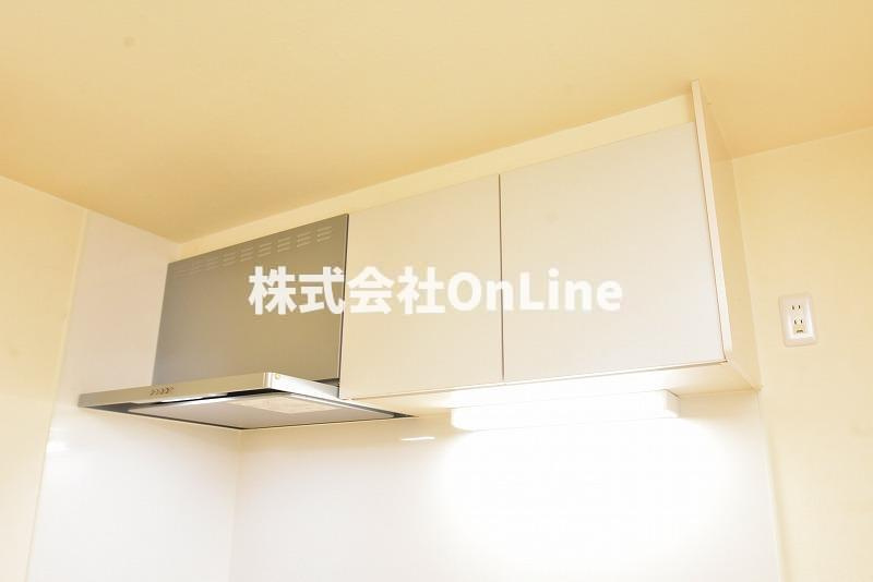 八尾市郡川５丁目のアパートの収納