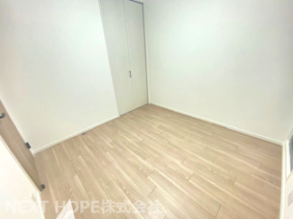 【洋室】 | パレ新伊丹 | 洋室5帖です♪室内は令和６年９月リフォーム済み！お待たせ無しで即ご入居していただけます！！