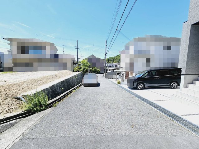 友が丘５丁目土地の前面道路含む現地写真|西側