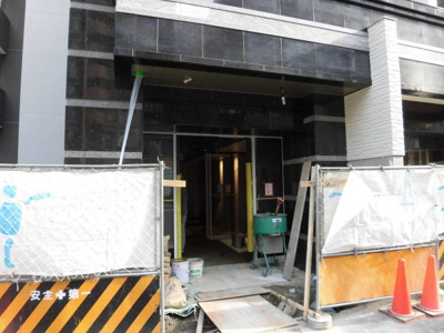 【エントランス】 | エスリード新大阪グランファースト | 外観にマッチしたエントランスです