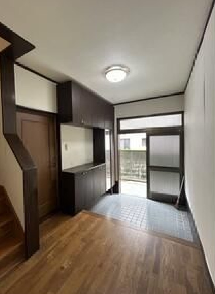 下野市笹原　中古戸建の玄関