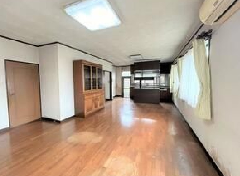 下野市笹原　中古戸建の居間・リビング