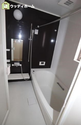 川口市上青木西1丁目　中古一戸建ての浴室