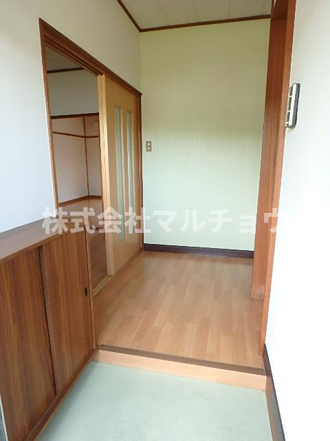 ダイケンハイツの玄関|明るい玄関です