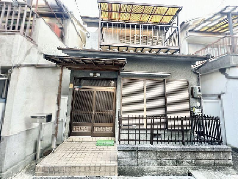 橋波東之町3丁目　中古一戸建ての外観|新しい生活にいかがでしょうか？外観はお住まいの顔になります。こだわりたいポイントですね。外壁塗装や屋根塗装のご相談も承っております。
■現地内覧・資金計画相談・住宅ローン相談もお問合せ受付中■