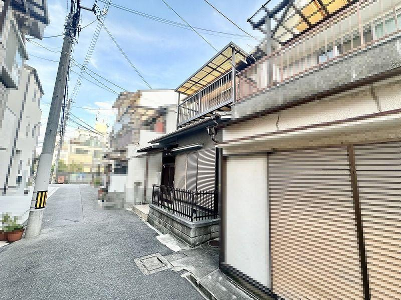 橋波東之町3丁目　中古一戸建ての前面道路含む現地写真|前面道路含む現地写真■物件内覧・資金計画相談・住宅ローン相談、リフォーム相談、お問合せ受付中■
※当日・翌日のご内覧、ご相談はお電話でのお問合せがスムーズです！