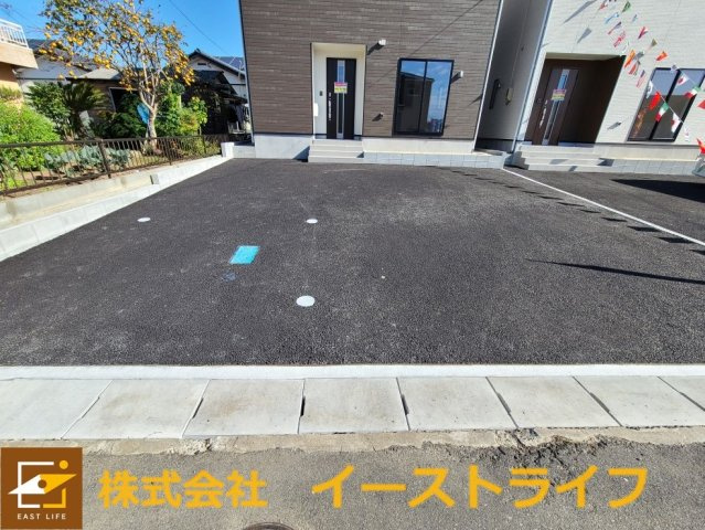 【新築戸建】佐糠町第7※キャンペーン実施中！の駐車場|1号棟駐車場　3台駐車可能（車種による）