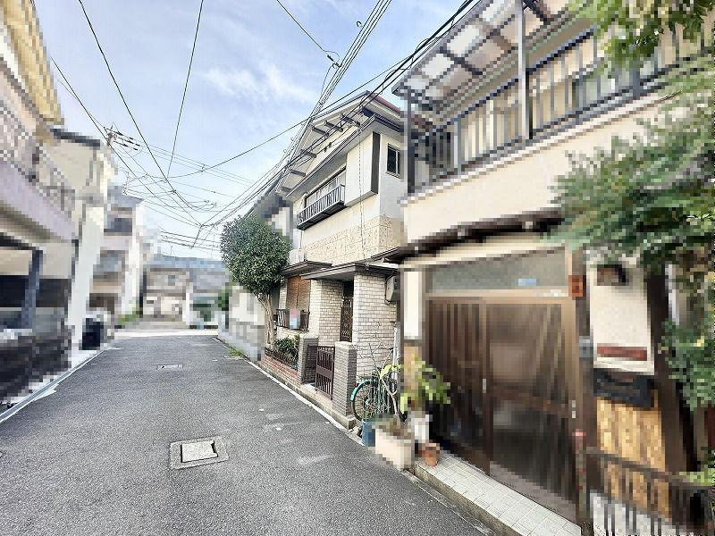 西郷通4丁目　中古一戸建ての前面道路含む現地写真|前面道路含む現地写真■物件内覧・資金計画相談・住宅ローン相談、リフォーム相談、お問合せ受付中■
※当日・翌日のご内覧、ご相談はお電話でのお問合せがスムーズです！