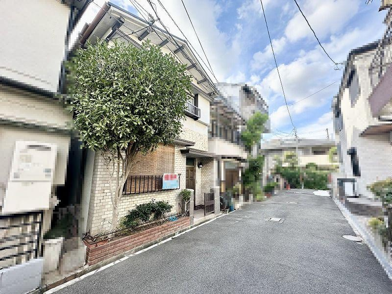 西郷通4丁目　中古一戸建ての前面道路含む現地写真|前面道路含む現地写真■物件内覧・資金計画相談・住宅ローン相談、リフォーム相談、お問合せ受付中■
※当日・翌日のご内覧、ご相談はお電話でのお問合せがスムーズです！