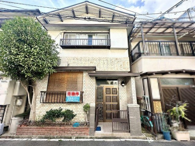 西郷通4丁目　中古一戸建ての外観|新しい生活にいかがでしょうか？外観はお住まいの顔になります。こだわりたいポイントですね。外壁塗装や屋根塗装のご相談も承っております。
■現地内覧・資金計画相談・住宅ローン相談もお問合せ受付中■