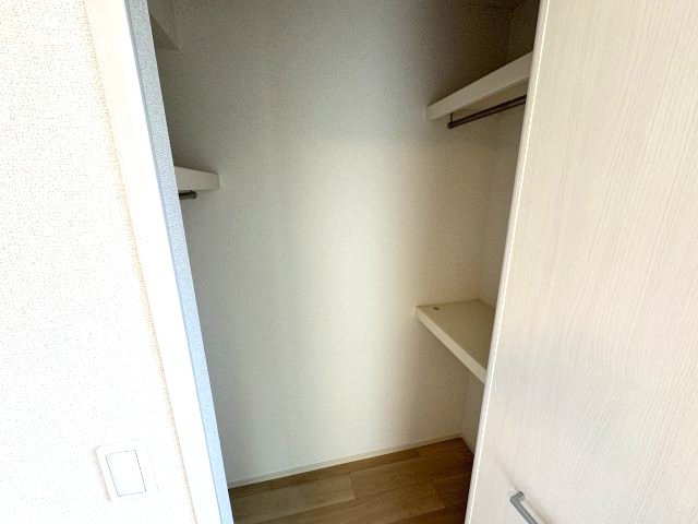 ベルウッド八街Ⅲの収納|ウォークインクローゼット（北側洋室）