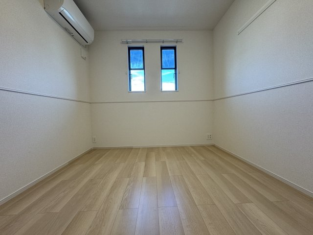 ベルウッド八街Ⅲの寝室|南側洋室