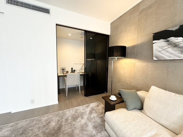 グラン・ブルー高輪アドニスA棟の洋室