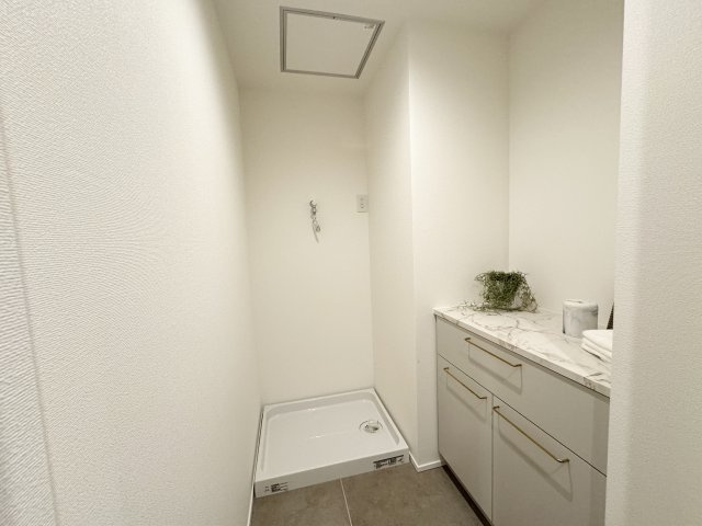 グラン・ブルー高輪アドニスA棟のランドリースペース